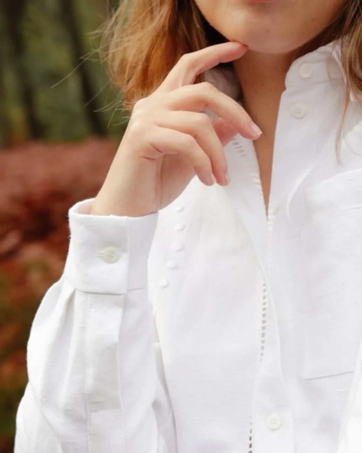 Patron de couture de la chemise Clémentine avec manche à bouton.
