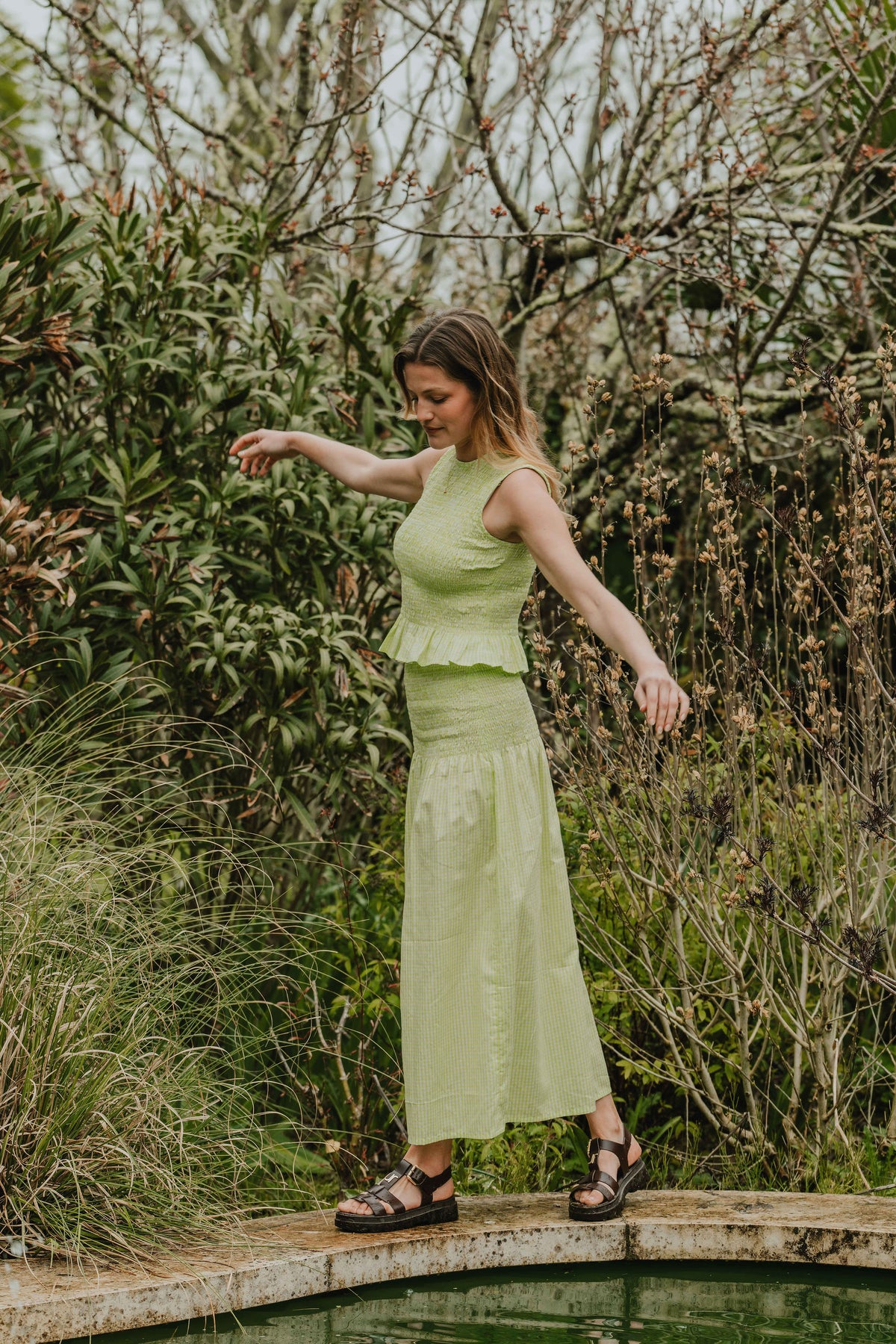 Patron de couture jupe Hortense à smocks portée avec mouvement et volume léger
