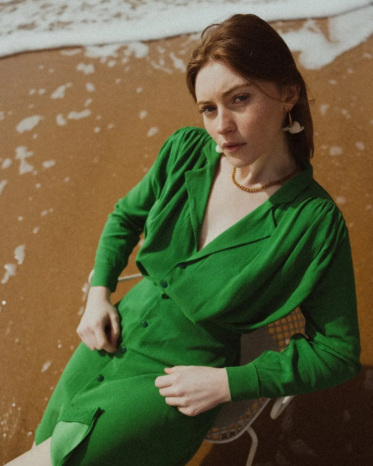 Patron robe Sacha verte, modèle upcycling Maéli Paris.