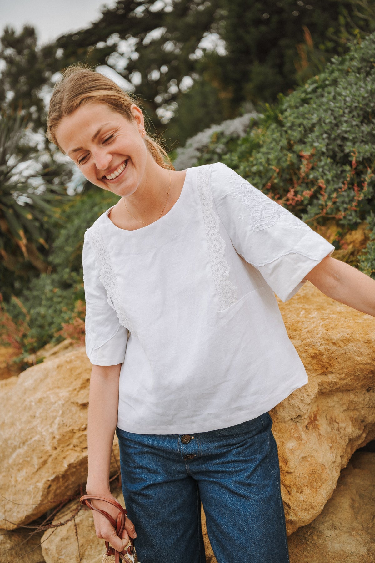 top femme blanc broderie anglaise manches courtes patron couture ete