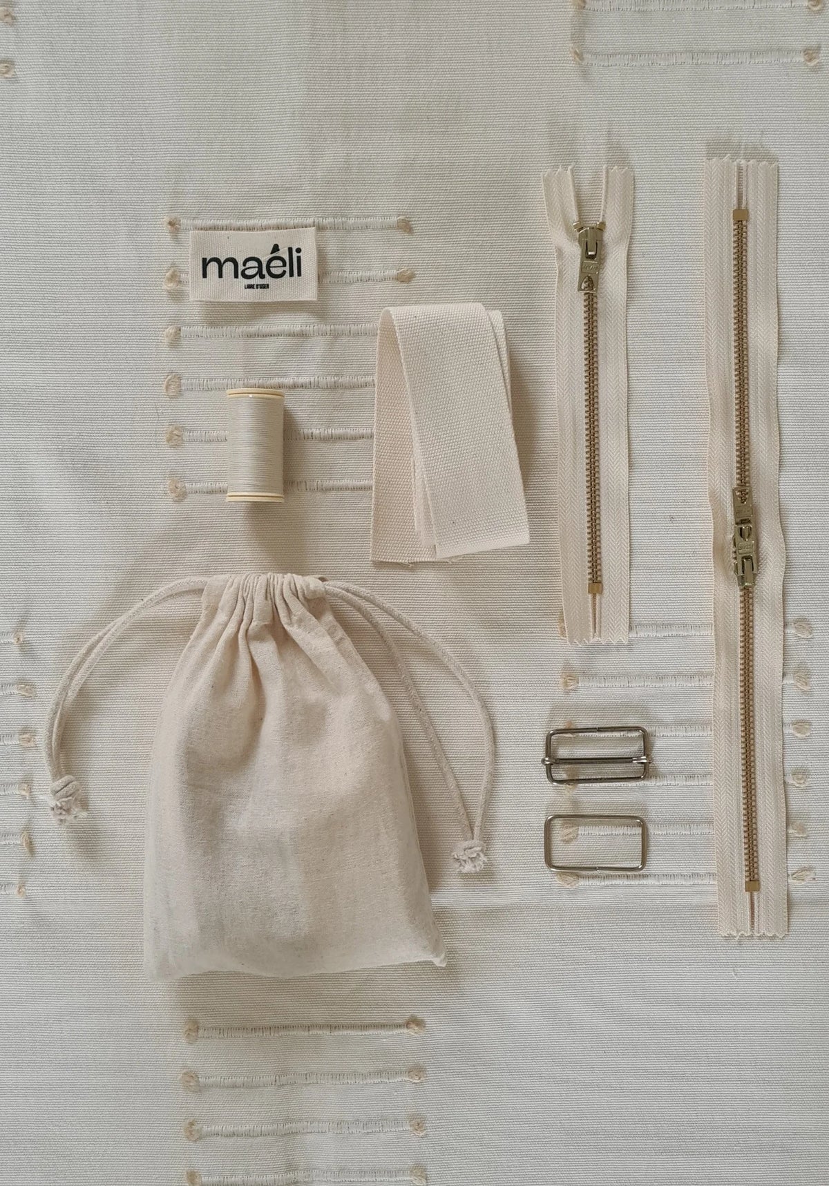 Kit mercerie écru pour réaliser le sac banane Léonie de Maéli.